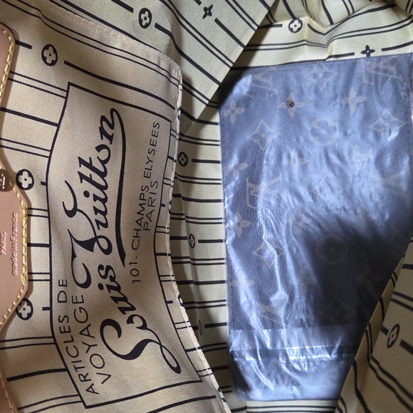 Classic Brown Monogram Tote - Picture 5 of 8